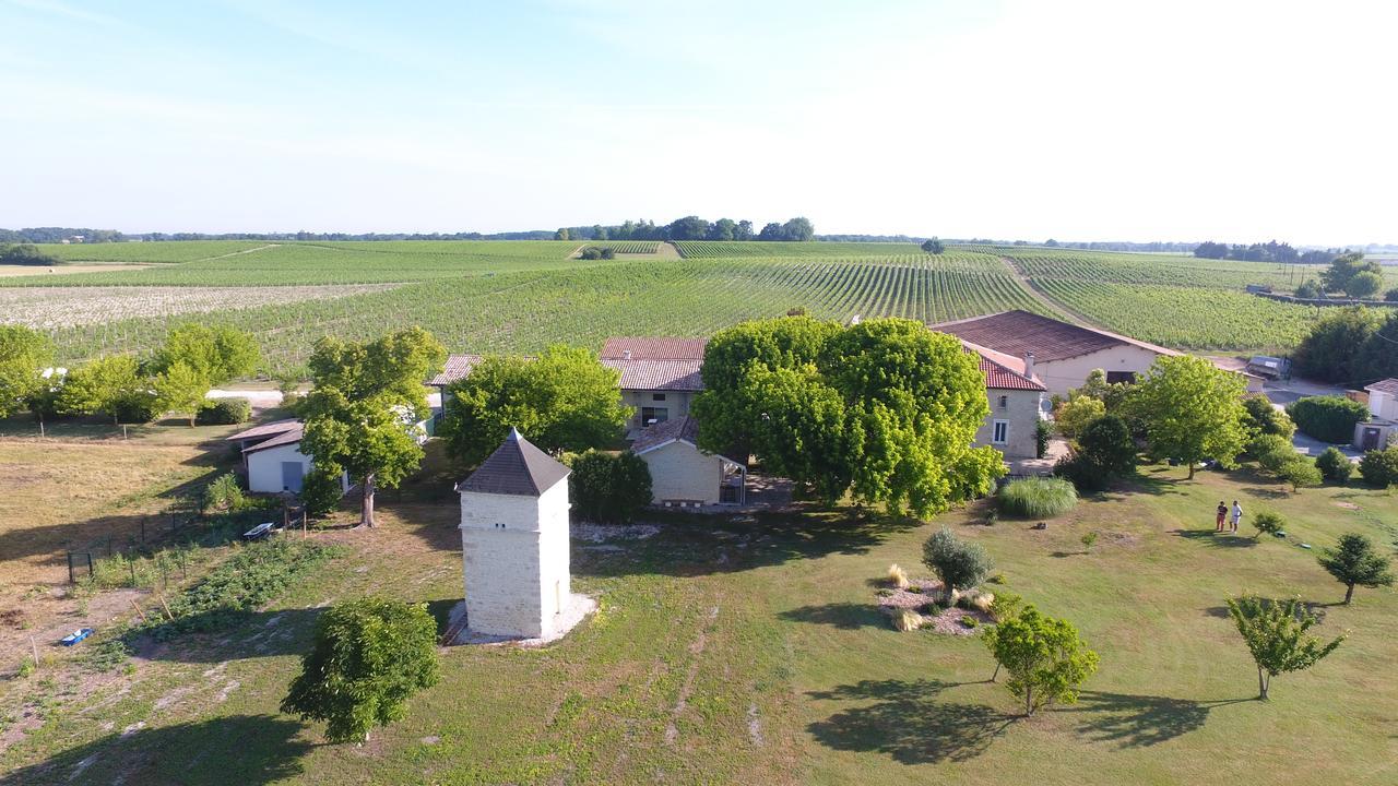 Chambres D'Hotes Chateau Pierre De Montignac Civrac-en-Medoc Exterior photo
